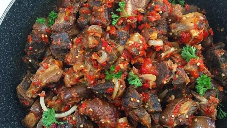 Asun, the spicy goat roast