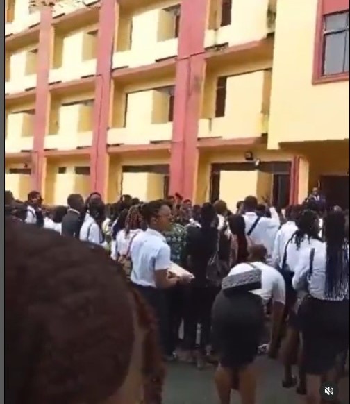 Let girls with big breasts breathe! -UNICAL students protesting alleged sexual harassment warn