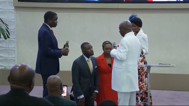 VIDEO: Oyedepo prays for ‘sustainable connectivity’ as son Isaac launches own ministry