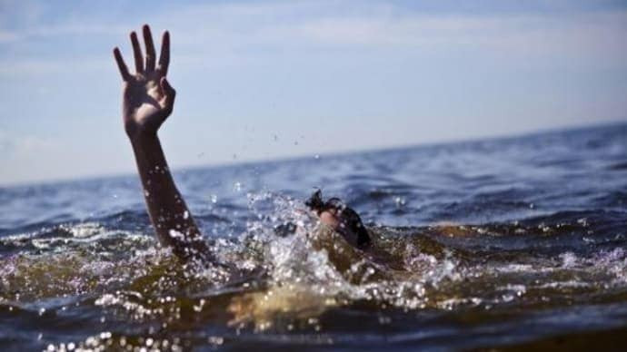 Lagos woman jumps into river in suspected suicide