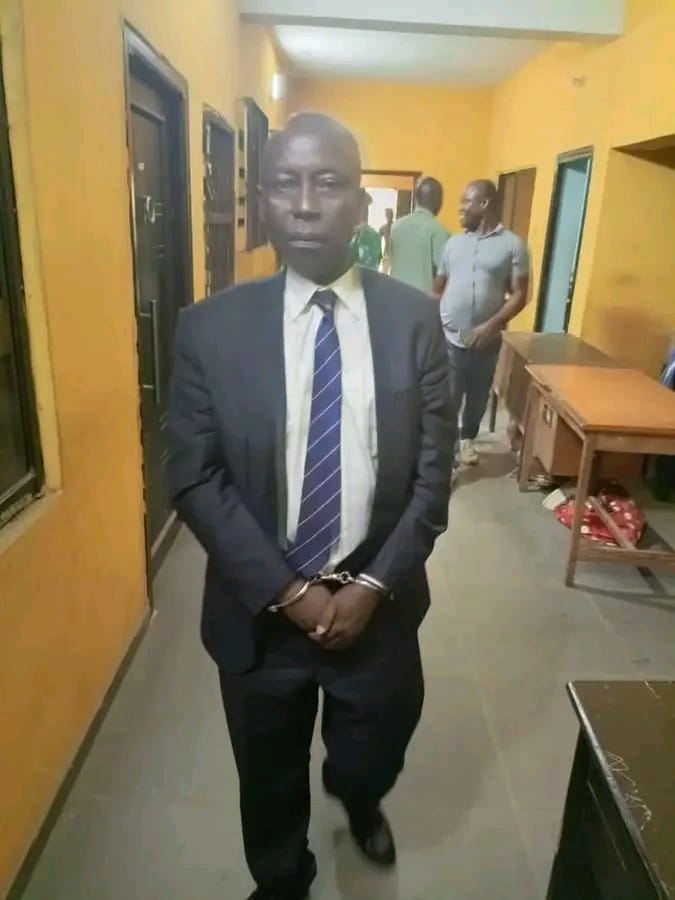 A’Ibom Govt arrests abusive lawyer beating wife on live video