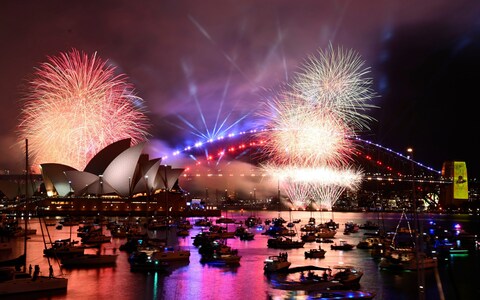 VIDEO: Sydney, Australia welcome 2024 with stunning fireworks