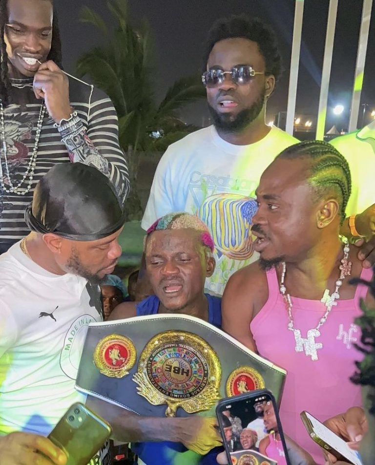 VIDEO: Portable knocks out Igwe 2Pac in celebrity boxing showdown