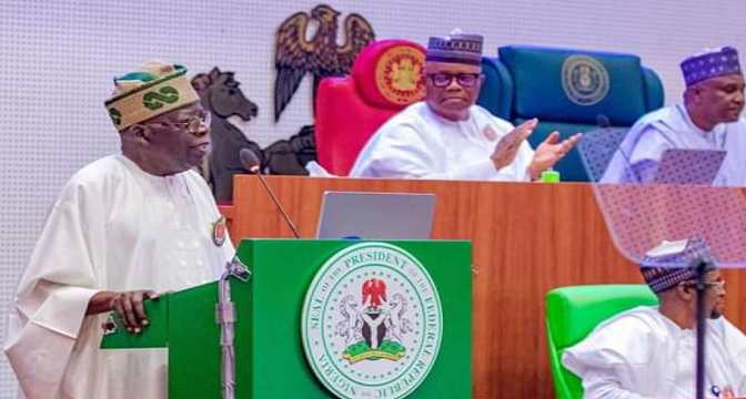 Nigerians fume as NASS members chant Tinubu’s campaign song during budget presentation