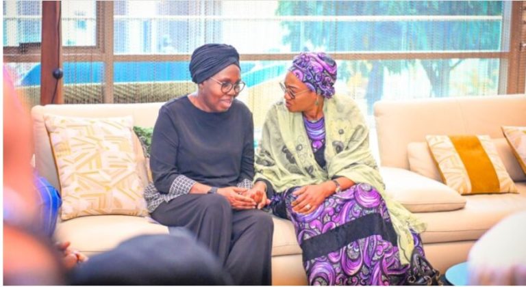 Remi Tinubu, others condole with Akeredolu’s family