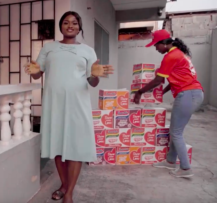 VIDEO: Noodle maker gifts X sensation MumZee cartons of products