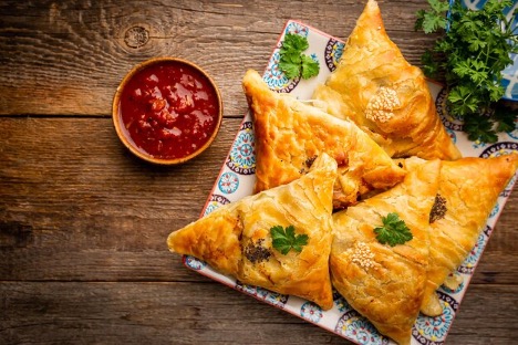 Relax with sizzling potato samosa and chilled pineapple-ginger juice