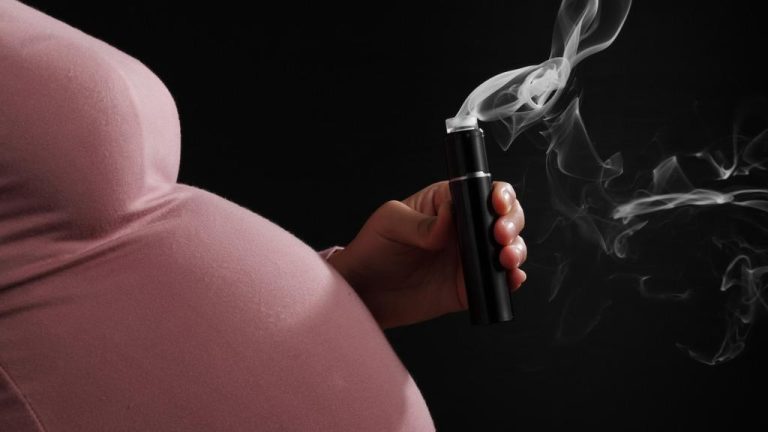 Vaping, just like smoking, will hurt your baby, pregnant women told