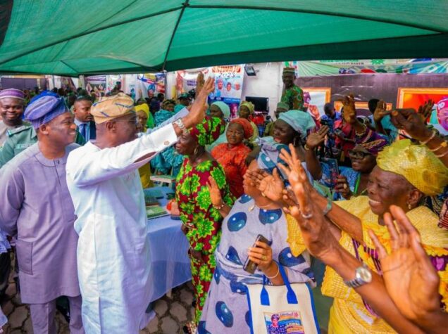 Sanwo-Olu begins distribution of N750m to 15,000 Lagos traders