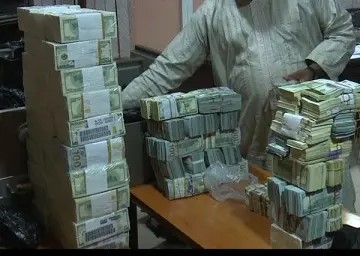 Naira abuse: Focus on prosecuting treasury looters -Expert tells FG