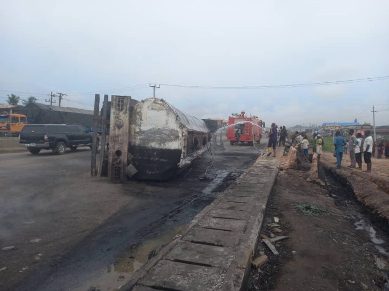 Fuel tanker overturns, catches fire on Lagos-Ibadan Expressway