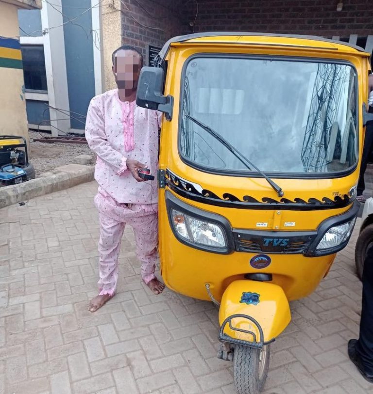 Man attempts to steal tricycle as rider unconscious in Lagos