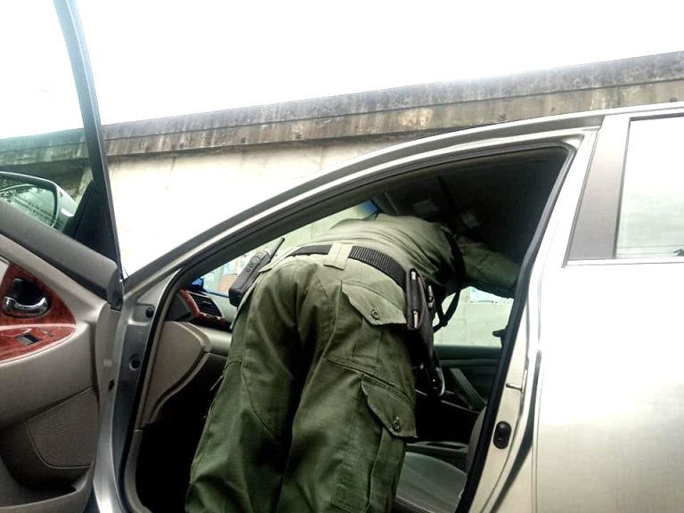 VIDEOS: Police plant weed in car, extort ₦810K, make refund after public outcry