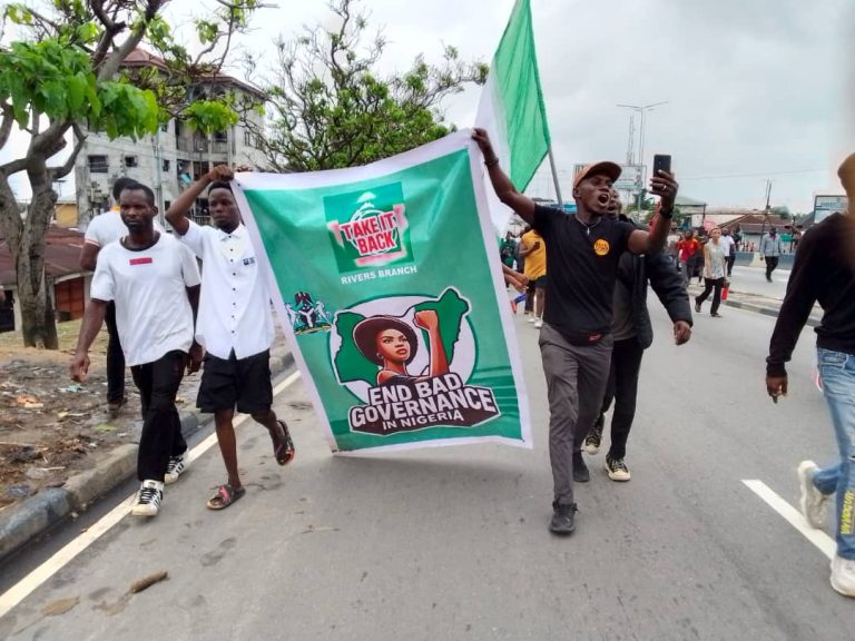 Rivers protesters storm Eleme-Onne section of East-West Road