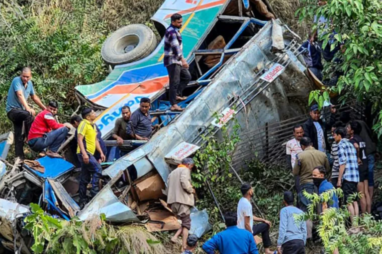 Over 22 people die in Indian bus accident