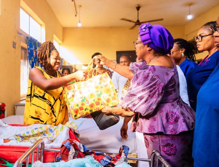 Wife of Enugu Gov welcomes first baby of the year with gifts